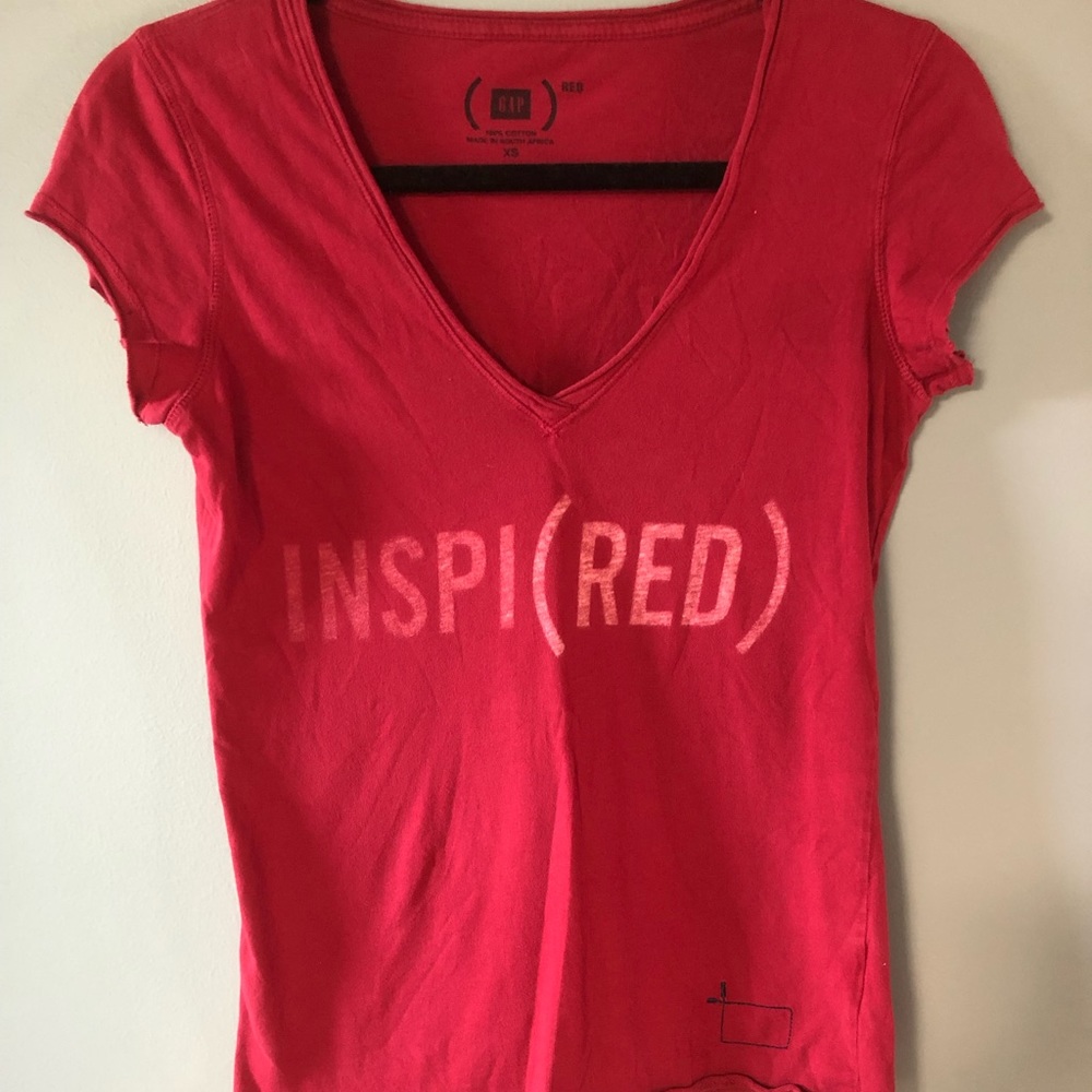 GAP inspi(RED) v-neck